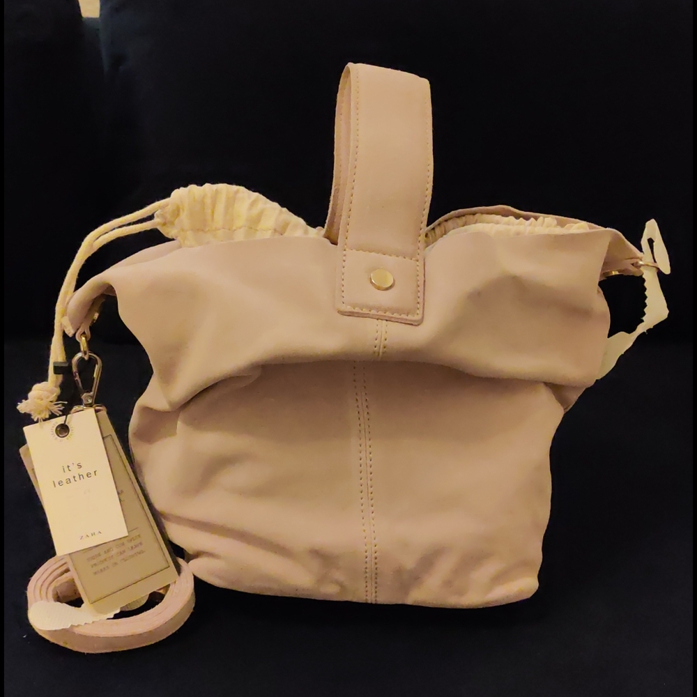 Beautiful leather and suede bucket bag by Zara